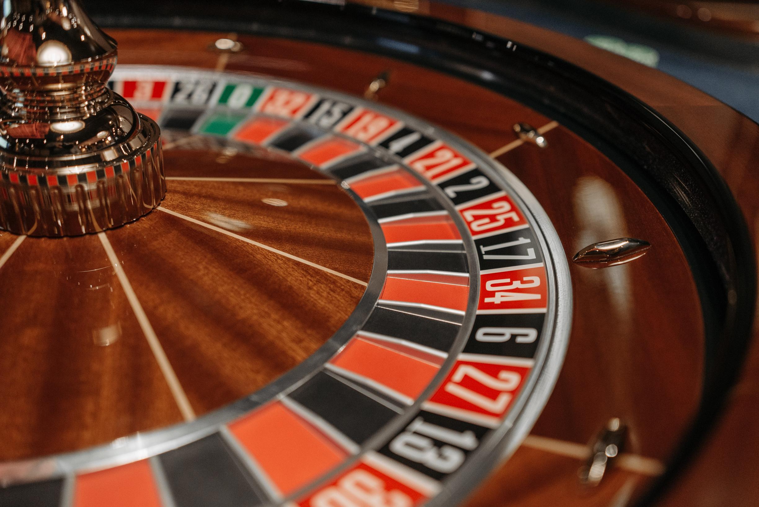 The Ultimate Guide to Playing Blackjack: Tips and Strategies to Improve Your Odds